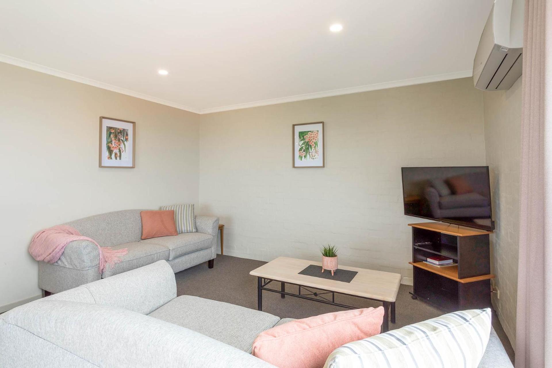 Heritage House & Units 4*
