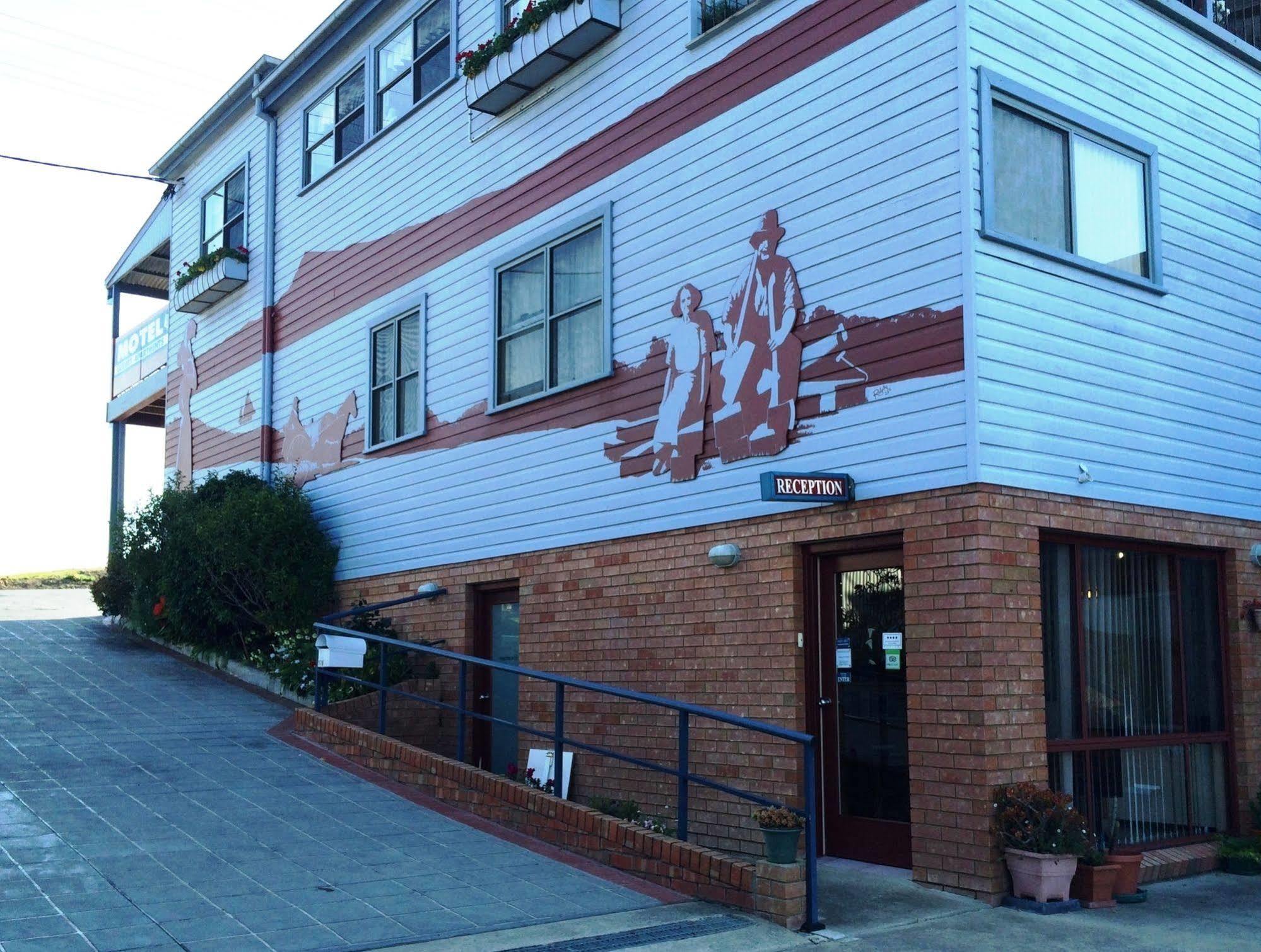 Motel Heritage House & Units 4*